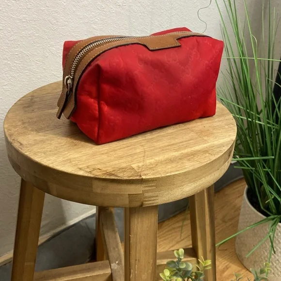 Gucci Toiletrey bag for Men and Women